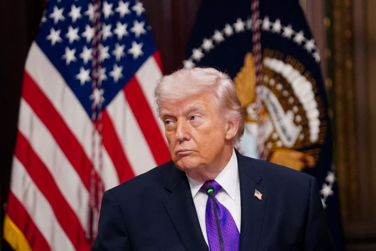 Σοκ στις Αγορές Ενέργειας: Ο Τραμπ ρίχνει το πετρέλαιο κάτω από τα $93 και ανοίγει παιχνίδι κυρώσεων