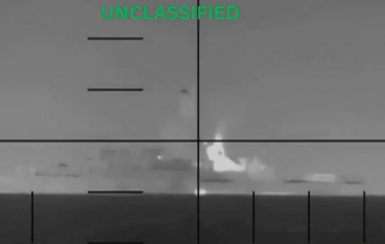 Στους 87 ο αριθμός των νεκρών μετά την επίθεση αμερικανικού υποβρυχίου στην ιρανική φρεγάτα [vid]