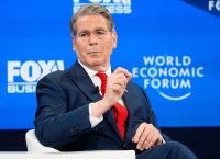 Στο Ιράν πετρελαιοφόρα περνούν τα στενά Ορμούζ–Οι ΗΠΑ επιτρέπουν διέλευση για να στηριχθούν παγκόσμιες αγορές