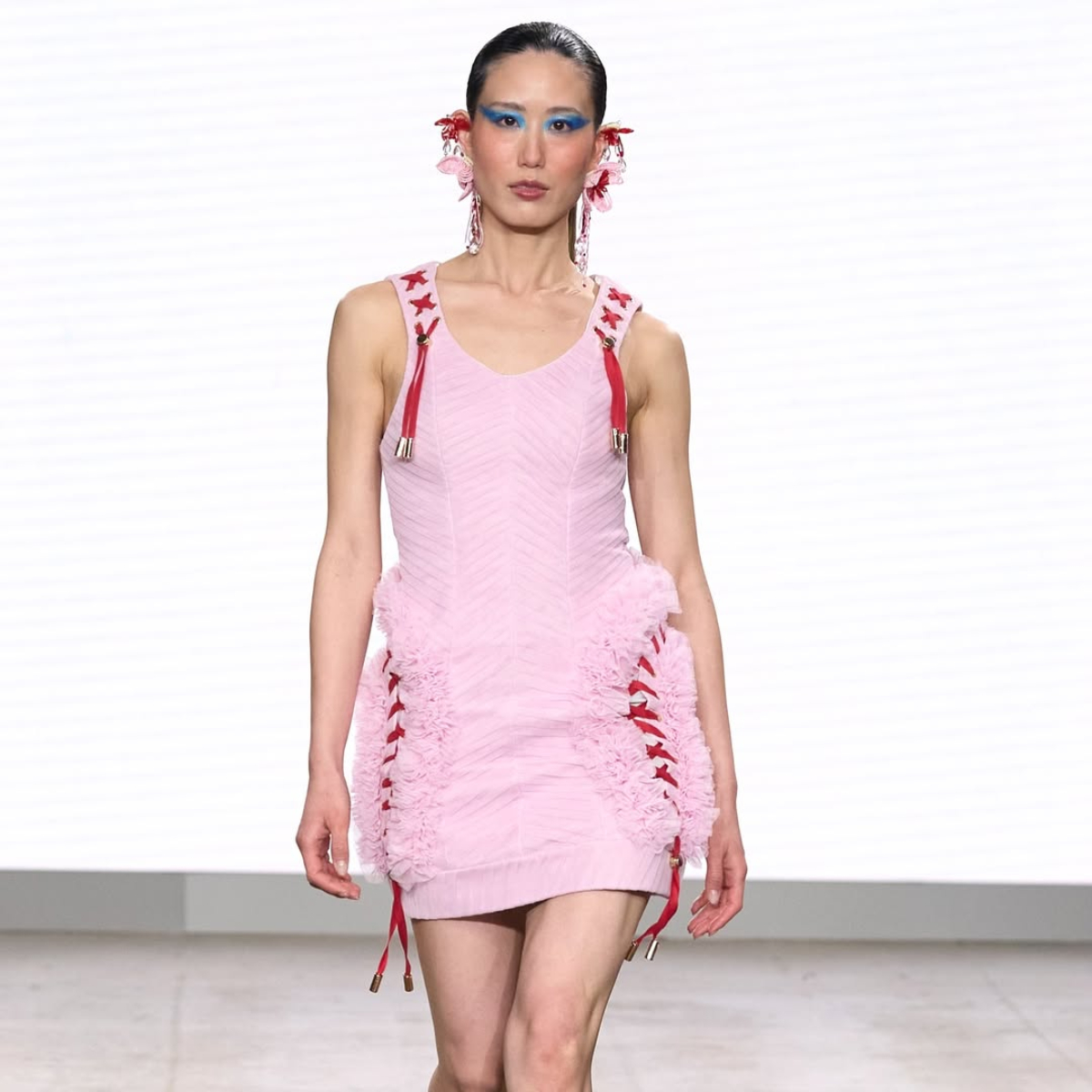 Εβδομάδα Μόδας Λονδίνου FW26: Τα beauty looks που «έγραψαν» στο catwalk