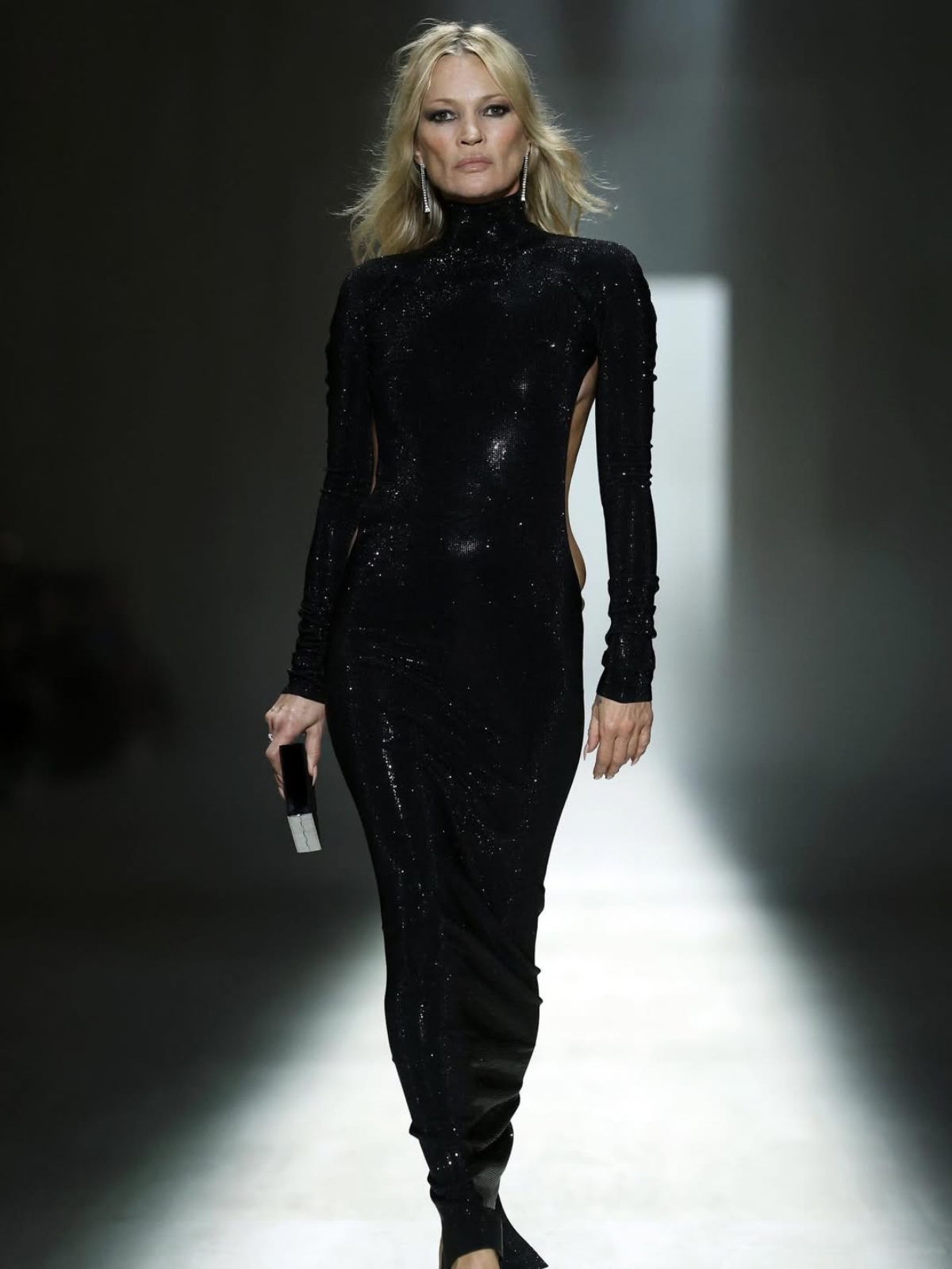 Ντέμνα στη Gucci: Η επιστροφή στα 2000s με sex, glam και himbo αισθητική