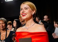 Oscars 2026: Τα κοσμήματα που έκλεψαν την παράσταση στο πιο λαμπερό red carpet