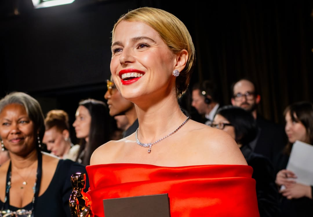 Oscars 2026: Τα κοσμήματα που έκλεψαν την παράσταση στο πιο λαμπερό red carpet