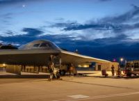 Οι ΗΠΑ επικήρυξαν τον Μοτζτάμπα Χαμενεΐ – Βομβάρδισαν με Β-2 stealth εγκαταστάσεις στο Ιράν