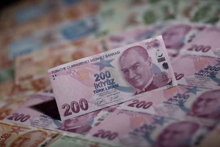 Ιστορικό «Ξεπούλημα» Χρυσού από την Τουρκία – Πάνω από 58 Τόνους και 8 Δισ. Δολάρια για τη Στήριξη της Λίρας