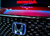 Honda: Σοκ 15,7 δισ. δολαρίων και στροφή στα υβριδικά μετά το φρένο στα EV