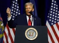 Τραμπ: «Οι τιμές πετρελαίου θα πέσουν χαμηλότερα από πριν μετά τον πόλεμο με Ιράν»