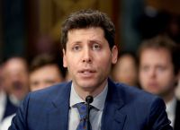 ChatGPT: Απεγκαταστάσεις +295% στις ΗΠΑ μετά τη συνεργασία με το Υπουργείο Άμυνας – Claude εκτοξεύεται