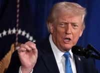 Τραμπ υπέρ του κλεισίματος των ισπανικών βάσεων Ρότα και Μορόν