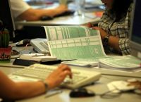 Φορολογικές δηλώσεις 2026: Τη Δευτέρα ξεκινά η υποβολή – Μειώσεις τεκμηρίων και νέοι κωδικοί στο Ε1