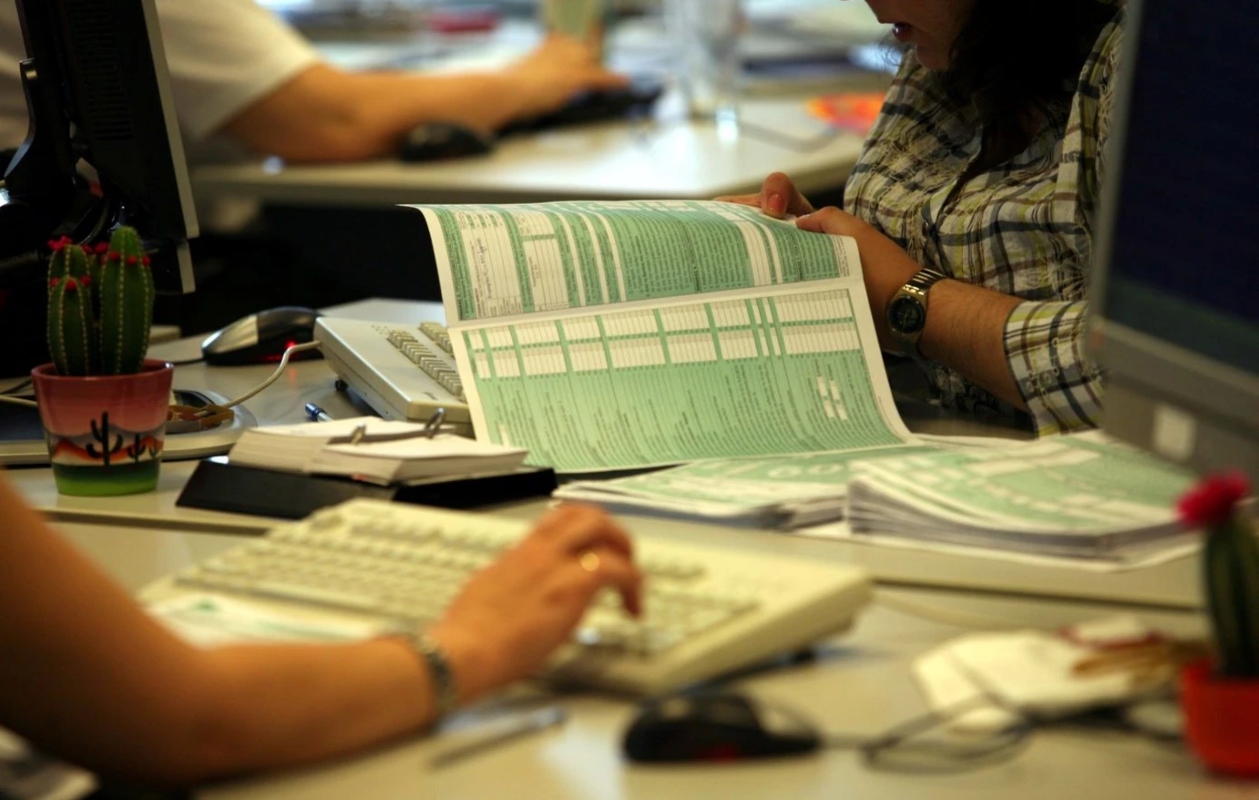 Φορολογικές δηλώσεις 2026: Τη Δευτέρα ξεκινά η υποβολή – Μειώσεις τεκμηρίων και νέοι κωδικοί στο Ε1