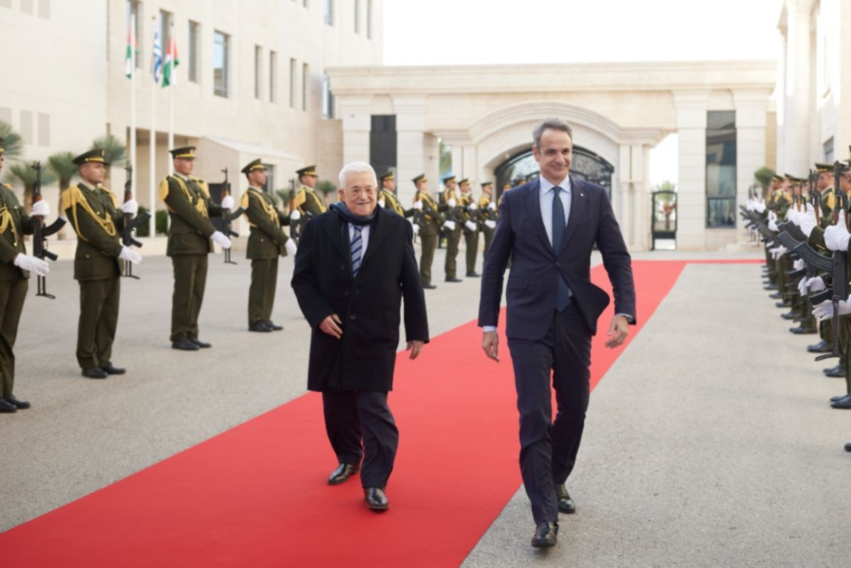 Μητσοτάκης: Τηλεφωνική επικοινωνία με τον Αμπάς– Στο επίκεντρο οι εξελίξεις στη Μέση Ανατολή