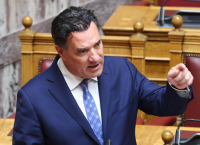 Άδωνις Γεωργιάδης: «Η κριτική είναι κασέτα» – Η κυβέρνηση ενισχύει ΕΣΥ με χρήματα και προσωπικό