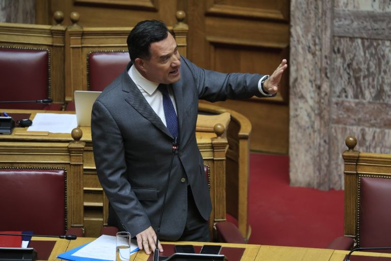 Σφοδρή απάντηση Άδωνι για την υγεία: «Ντροπή σε όσους χτυπούν άνθρωπο στη ΜΕΘ»