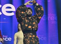 Ακύλας: “Στα 17 η μητέρα μου ήρθε από τη Γεωργία στην Ελλάδα με ένα μωρό στην αγκαλιά”