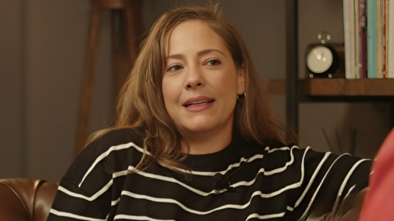 Αλ.Ούστα: Η μητέρα μου ήταν αλκοολική,πέθανε σε κέντρο απεξάρτησης,ο μπαμπάς μου «έφυγε» από τον ίδιο λόγο