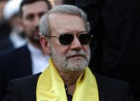 Το Ιράν κηδεύει τον Λαριτζανί και ορκίζεται να εκδικηθεί τον θάνατό του [vid]