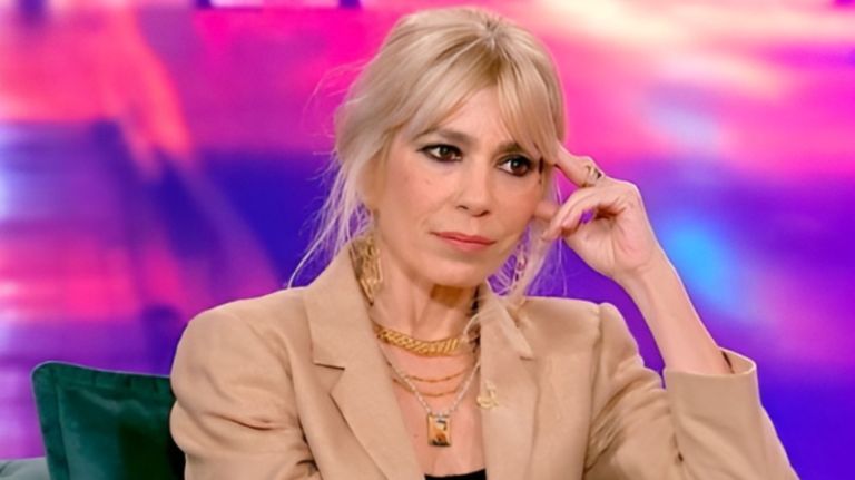 Η Μυρτώ Αλικάκη σοκάρει: Δεν μπορώ να ερωτευτώ κάποιον αν δεν έχει αυτή τη “μαύρη τρύπα”!»