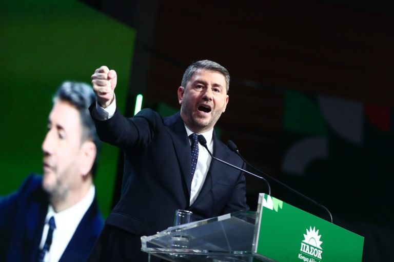 Ανδρουλάκης: «Εκτός πραγματικότητας σενάρια συνεργασίας» – Μήνυμα από το Συνέδριο ΠΑΣΟΚ