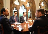 Ανδρουλάκης από Λευκωσία: “Καμία εμπλοκή στον πόλεμο” – Πιέζει για διπλωματική αντεπίθεση της ΕΕ