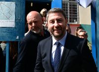 Ο Ανδρουλάκης ψήφισε στο Περιστέρι: «Η αλλαγή περνά από την ήττα της ΝΔ»