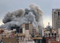 Το Ιράν επιτέθηκε σε δεξαμενές καυσίμων σε αεροδρόμιο του Τελ Αβίβ–Τα ΗΑΕ αναχαίτισαν βαλλιστικούς πυραύλους