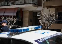 Θρίλερ στου Ζωγράφου με νεκρές μητέρα και κόρη σε δωμάτιο με χτισμένη πόρτα–Κρατείται ο γιος της οικογένειας