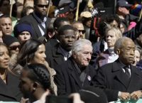 «No Kings»: Σπρίνγκστιν και Ντε Νίρο Δίνουν το «Παρόν» στις Μαζικές Διαδηλώσεις κατά Τραμπ στις ΗΠΑ