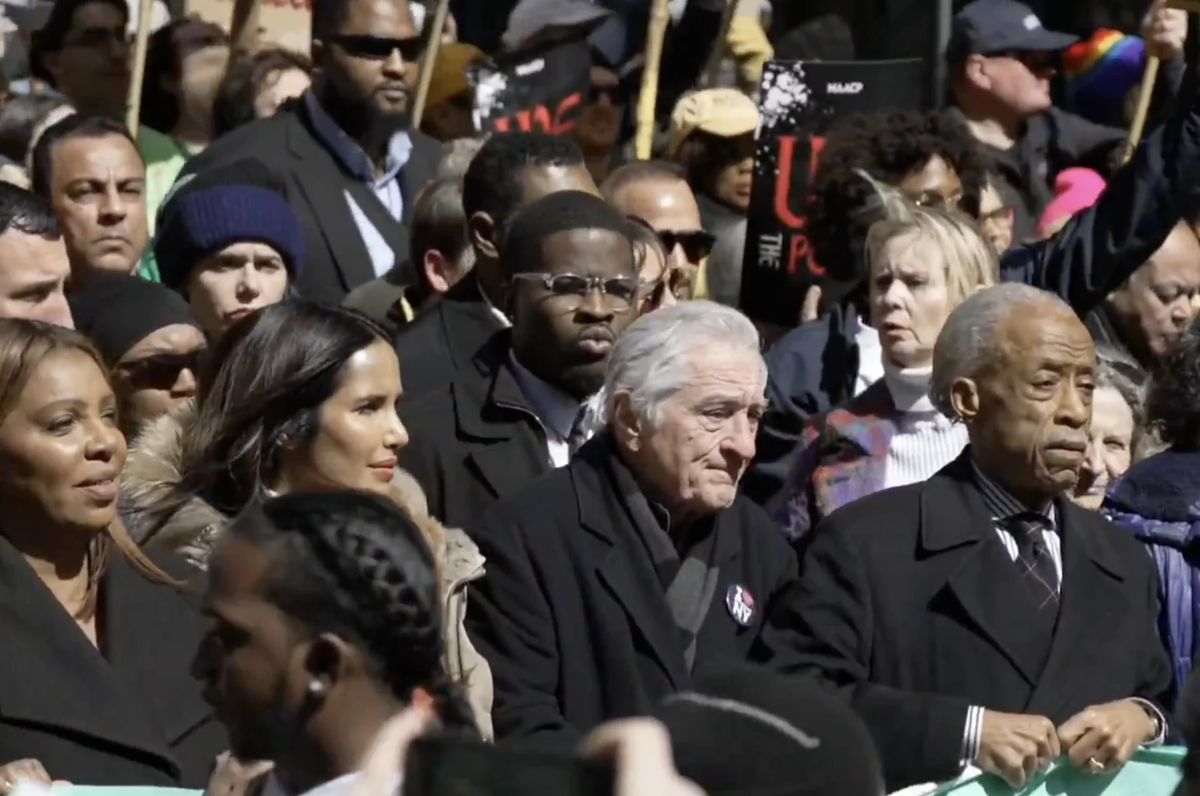 «No Kings»: Σπρίνγκστιν και Ντε Νίρο Δίνουν το «Παρόν» στις Μαζικές Διαδηλώσεις κατά Τραμπ στις ΗΠΑ