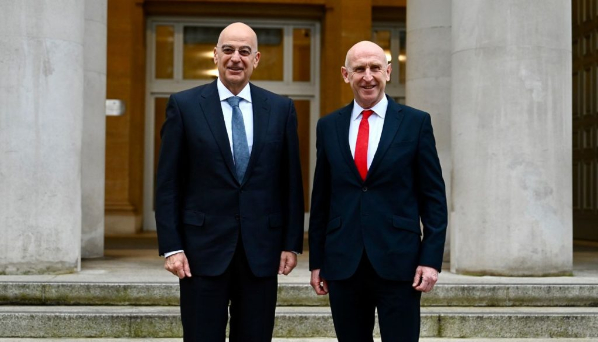 Δένδιας για Ορμούζ: Καμία πιθανότητα αποστολής ελληνικού πλοίου στη ζώνη κρίσης