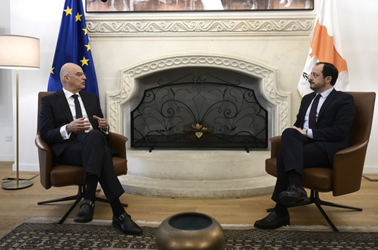 Δένδιας σε Χριστοδουλίδη: Πρόθεση της Ελλάδας να παράσχει στην Κύπρο όποια βοήθεια μπορεί