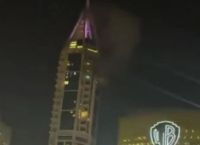 Ένας νεκρός από θραύσματα πυραύλων στο Ντουμπάι – Χτύπημα σε ουρανοξύστη στη μαρίνα