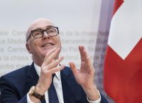 Σεισμός στη Δύση: Ο Ελβετός ΥΠ.ΑΜ. μιλά για παραβίαση διεθνούς δικαίου από ΗΠΑ–Ισραήλ στο Ιράν