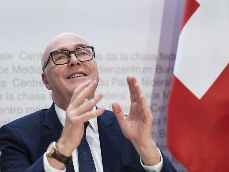 Σεισμός στη Δύση: Ο Ελβετός ΥΠ.ΑΜ. μιλά για παραβίαση διεθνούς δικαίου από ΗΠΑ–Ισραήλ στο Ιράν