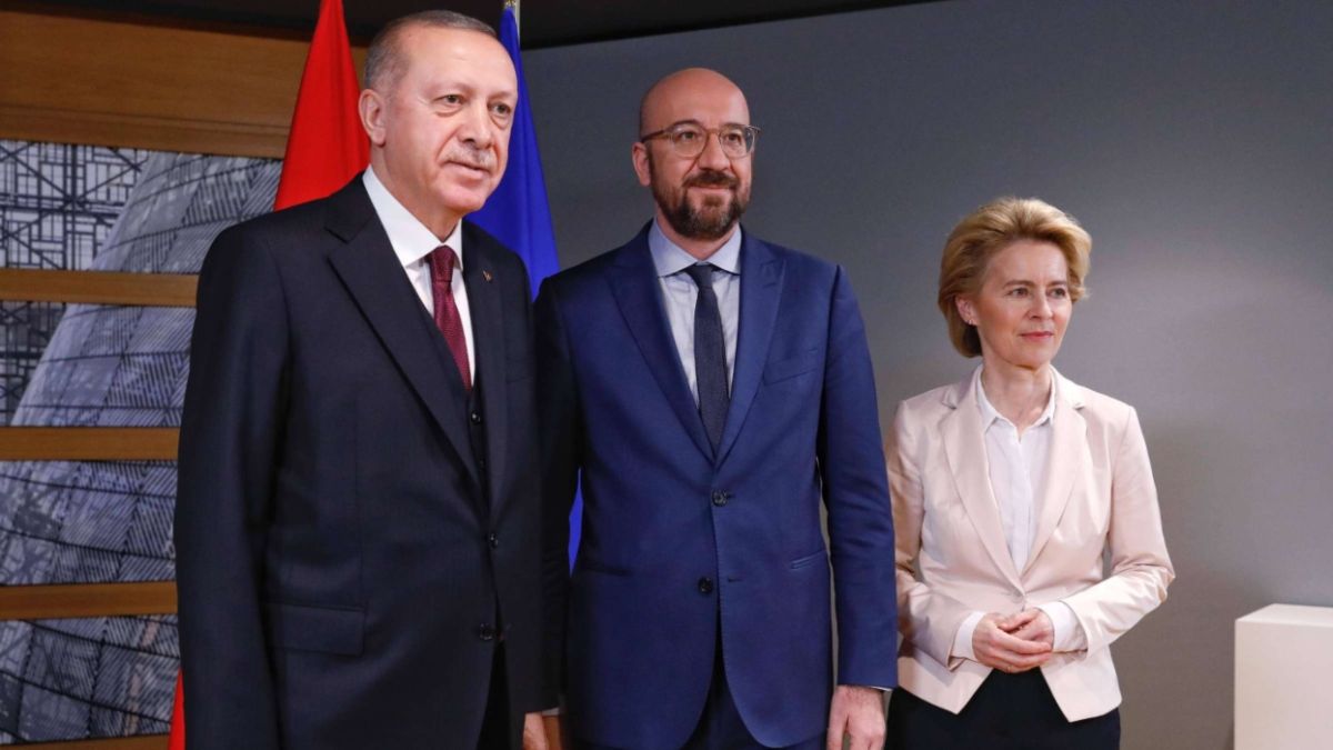 Η ΕΕ χρηματοδοτεί την Τουρκία να κρατά και να απελαύνει πρόσφυγες σε Συρία και Αφγανιστάν;