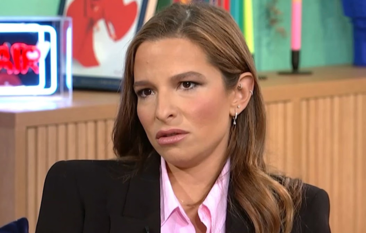 Ερ. Κούρκουλου Λάτση:«Λυπήθηκα για τη κατάντια μας» έγραψε για σχόλια με εγκλωβισμένους Έλληνες στο Ντουμπάι