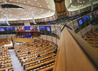 «Πράσινο φως με όρους» – Η Ε.Ε. εγκρίνει τη συμφωνία με ΗΠΑ, αλλά κρατά το “όπλο” των κυρώσεων έτοιμο