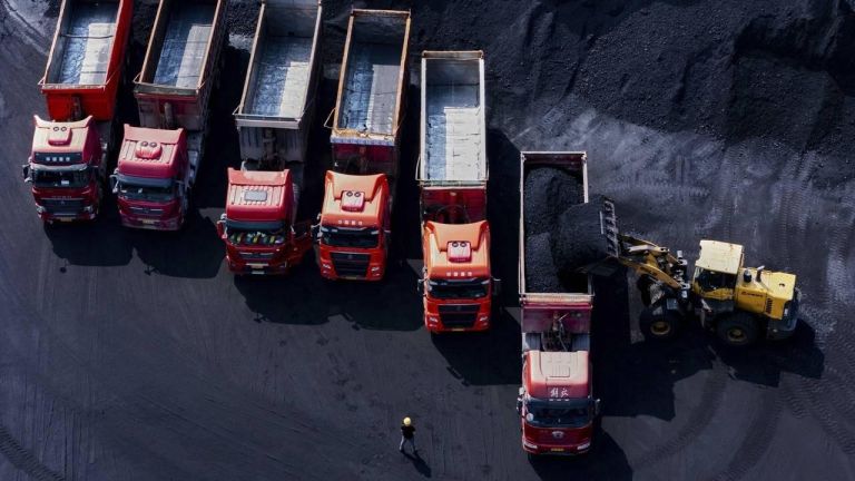 Ενεργειακό «διπλό παιχνίδι» της Κίνας: Άνθρακας και ΑΠΕ σε γεωπολιτική στρατηγική ισχύος