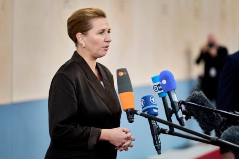 Δανία: Η «Επιβίωση» της Φρεντερίκσεν και το Παζάρι Εξουσίας που Κρίνει την Ευρώπη