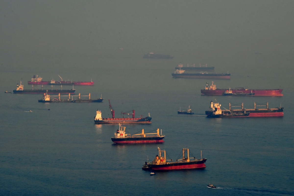 Το Ιράν κυρίαρχος του Ορμούζ: Εξάγει πετρέλαιο παρά τον πόλεμο και την κρίση