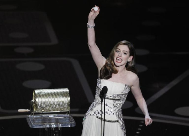 Όσκαρ 2026: Το επικό τρολάρισμα της Άννα Γουίντουρ στην Αν Χάθαγουεϊ με άρωμα «Διάβολος Φοράει Prada»