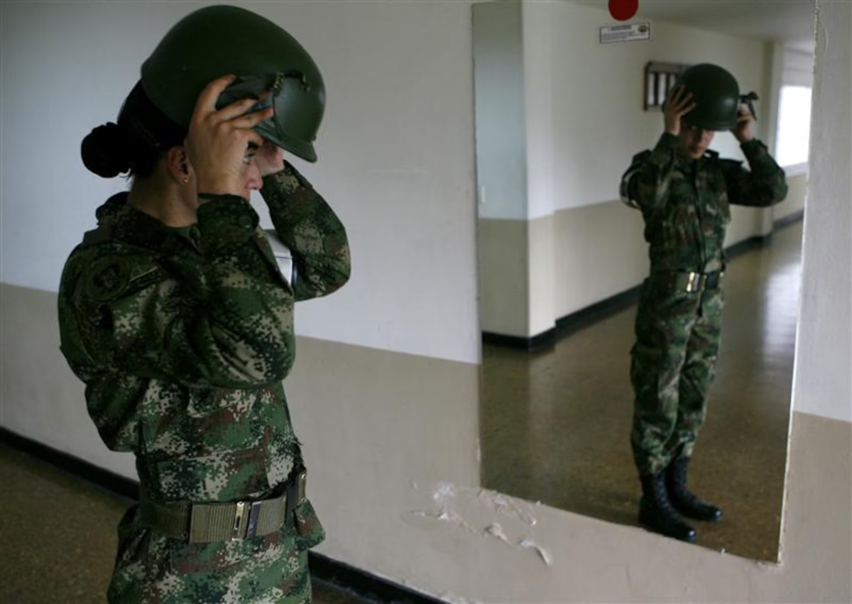 Στρατιωτική Θητεία Γυναικών: Πότε Βγαίνουν οι Πρώτες στα Χακί – Όλες οι Λεπτομέρειες