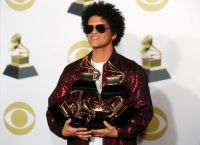Bruno Mars στα Grammy: Η «μαγική» στιγμή που έκλεψε την παράσταση με το I Just Might