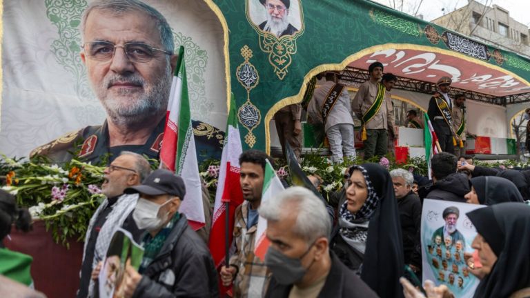 Το Ιράν συλλαμβάνει 500 με κατηγορίες κατασκοπείας για ΗΠΑ & Ισραήλ – Ανησυχία για εσωτερική καταστολή