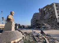 Περσικός Πόλεμος: Φλόγες στον Κόλπο, σφυροκόπημα στην Τεχεράνη και φόβος για παγκόσμια κλιμάκωση