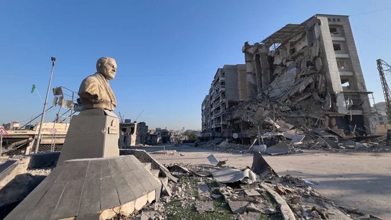 Η Μέση Ανατολή φλέγεται: πύραυλος στο αμερικανικό προξενείο, απειλές του Ιράν στα Εμιράτα