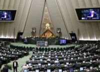 Ιράν σε Σταυροδρόμι Εξουσίας: Ποιος θα Κυβερνήσει αν Ραγίσει το Καθεστώς;