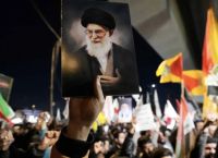 Ιράν: Ο Αλί Χαμενεΐ σκοτώθηκε στο γραφείο του, έγινε μάρτυρας -40 ημέρες δημόσιου πένθους, 7 ημέρες αργία