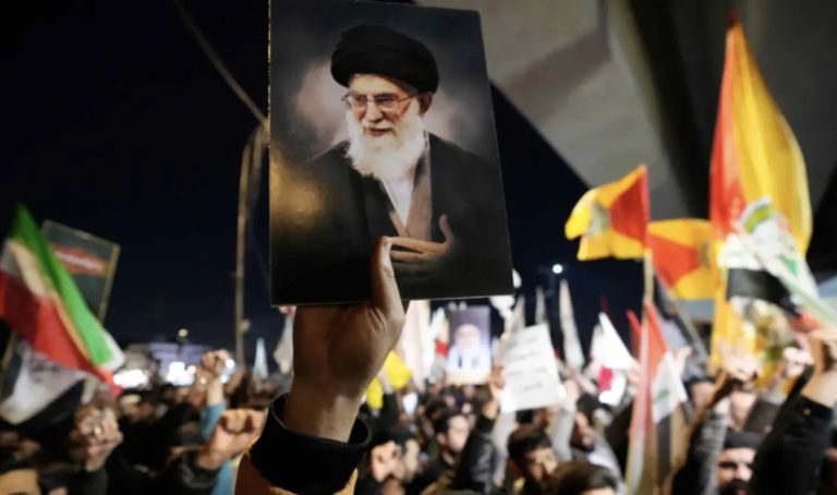 Ιράν: Ο Αλί Χαμενεΐ σκοτώθηκε στο γραφείο του, έγινε μάρτυρας -40 ημέρες δημόσιου πένθους, 7 ημέρες αργία