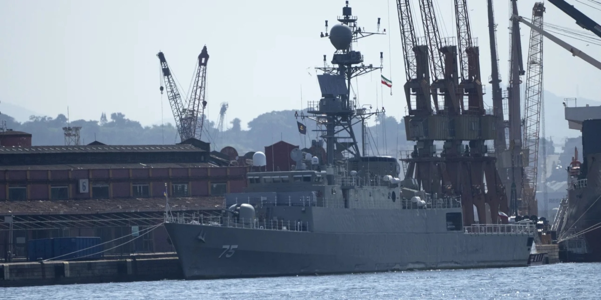 Υποβρύχιο χτύπησε ιρανική φρεγάτα ανοιχτά της Σρι Λάνκα,αναφορές για 1 νεκρό και τουλάχιστον 101 αγνοούμενους